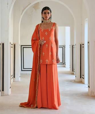 Square neckline floral butti embroidered short kurta with palazzo and dupatta 1