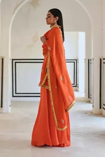 Square neckline floral butti embroidered short kurta with palazzo and dupatta