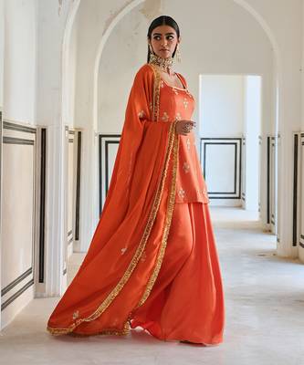 Square neckline floral butti embroidered short kurta with palazzo and dupatta 5