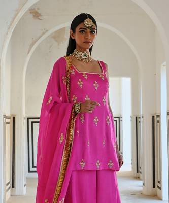 Square neckline floral butti embroidered short kurta with palazzo and dupatta 2