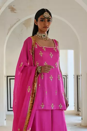 Square neckline floral butti embroidered short kurta with palazzo and dupatta