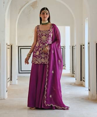 Square nekline big flower jaal embroidered short kurta with palazzo and dupatta 1