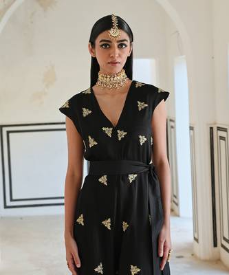 Black big butti embroidered loose jumpsuit 2