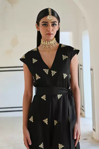 Black big butti embroidered loose jumpsuit