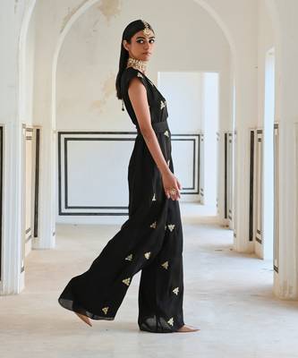 Black big butti embroidered loose jumpsuit 5