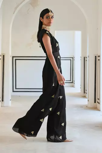 Black big butti embroidered loose jumpsuit