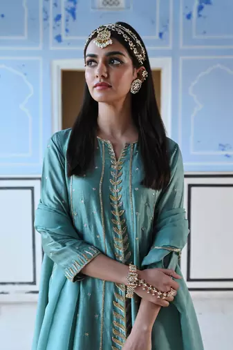 Turquoise blue 3/4 th sleeve leaf embroidered short kurta with dhoti and dupatta