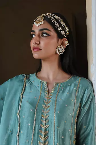 Turquoise blue 3/4 th sleeve leaf embroidered short kurta with dhoti and dupatta