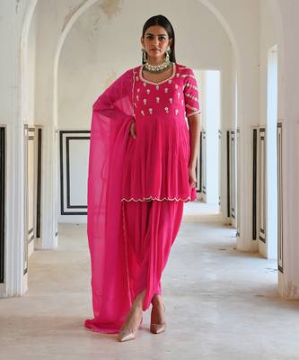Rose pink raglan sleeve butti embroidered peplum with dhoti and dupatta. 5