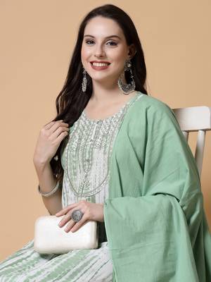 Green women embroidered floral printed aline kurta pant with dupatta set 5