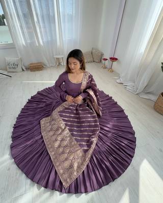 Romansilk Chanderi Fabric Fully Flair Anarkali Gown With Dupatta, Pent 3