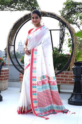 Women's white bangalore silk hand weaving saree 1