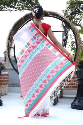 Women's white bangalore silk hand weaving saree 3