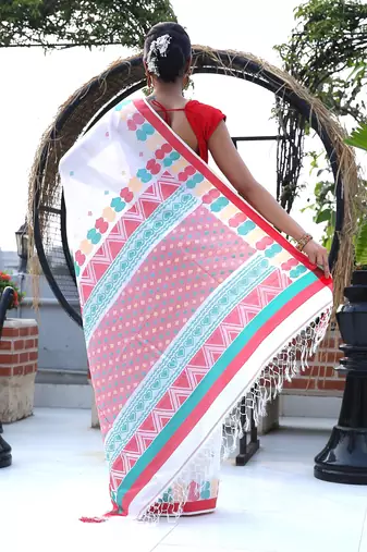 Women's white bangalore silk hand weaving saree