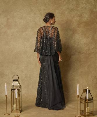 Black embroidered mermaid skirt dupatta and blouse 4