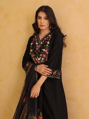 Elegant Black Silk Floral Embroidered Kurti with Organza Dupatta 7