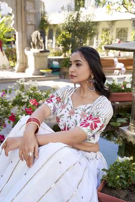 Women's white Georgette With Thread Embroidery Work Lehenga Choli  5