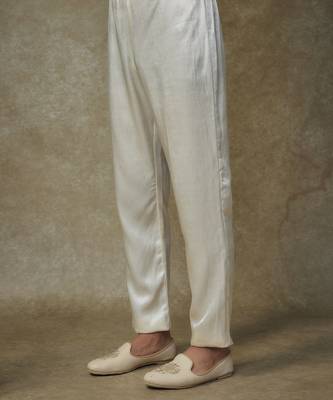 Butter yellow embroiderd sherwani with pant 4