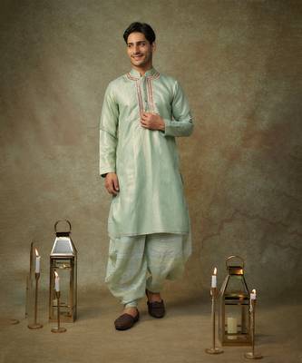 Sage green embroiderd kurta set 1