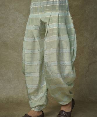Sage green embroiderd kurta set 5