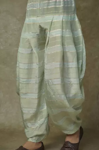 Sage green embroiderd kurta set