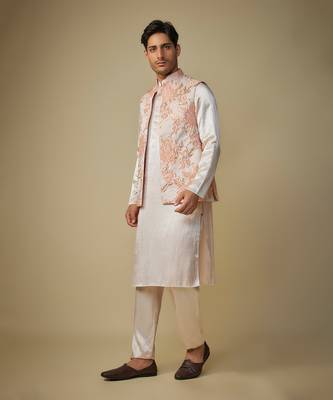 Peach floral bundi with kurta and pant 1