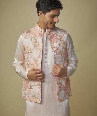 Peach floral bundi with kurta and pant 2