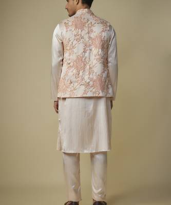 Peach floral bundi with kurta and pant 4