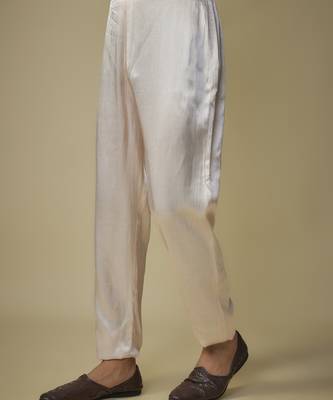 Peach floral bundi with kurta and pant 5