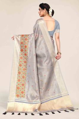 grey cotton embroidered work saree with unstitched blouse piece 4