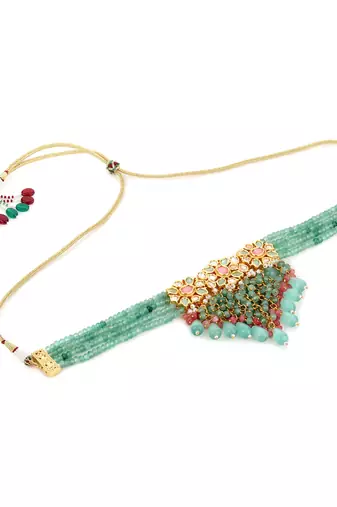 Women green & gold toned necklace set