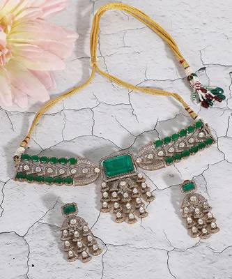Gold-plated kundan-studded & beaded jewellery set 2