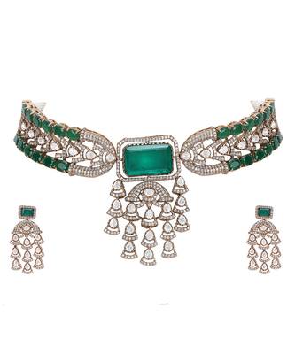 Gold-plated kundan-studded & beaded jewellery set 3