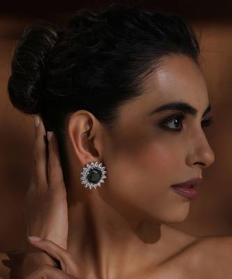 Green emerald studs 1