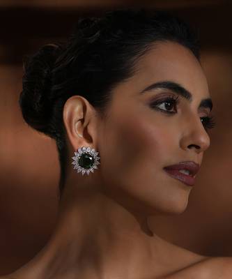 Green emerald studs 5