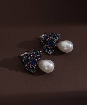 Blue zirconia stud earrings 1