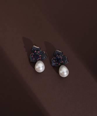 Blue zirconia stud earrings 2