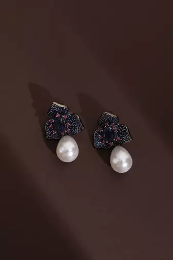 Blue zirconia stud earrings