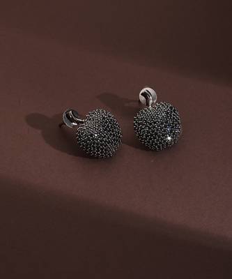 Black zirconia stud earrings 1