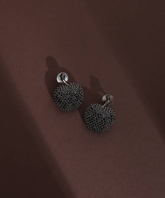 Black zirconia stud earrings 2