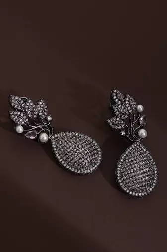 Lavender zirconia dangler earrings