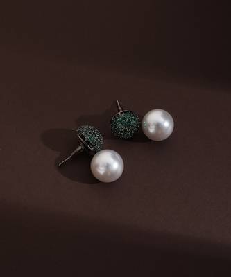 Green emerald studs 2