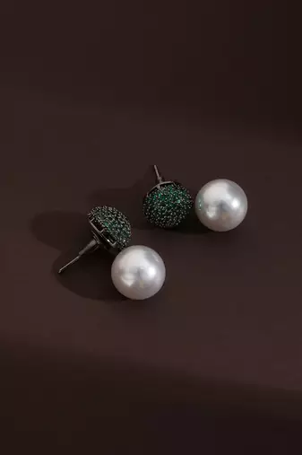 Green emerald studs