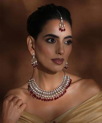 Red polki necklace set with maang tikka 1
