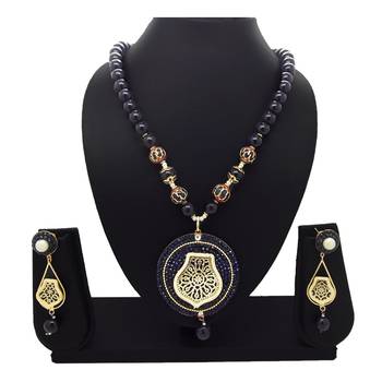 Gold plated black beads pendant necklace set 1