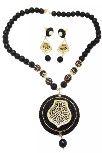 Gold plated black beads pendant necklace set