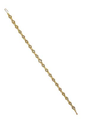 Gold-plated teardrop shape kundan studded matha patti 2