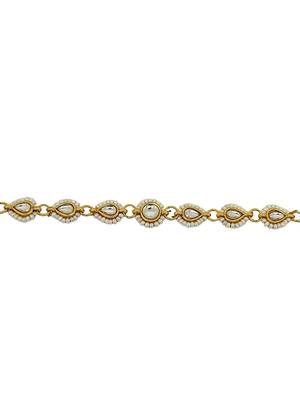 Gold-plated teardrop shape kundan studded matha patti 4