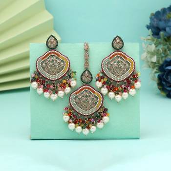 Multi color pakistani kundan earrings with maang tikka 1