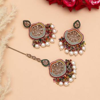 Multi color pakistani kundan earrings with maang tikka 2